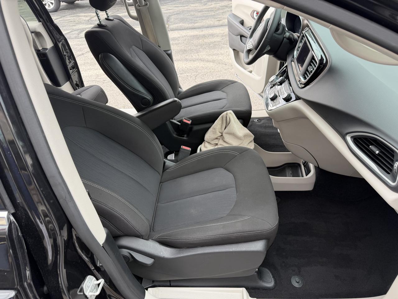 Chrysler Voyager LX 2023