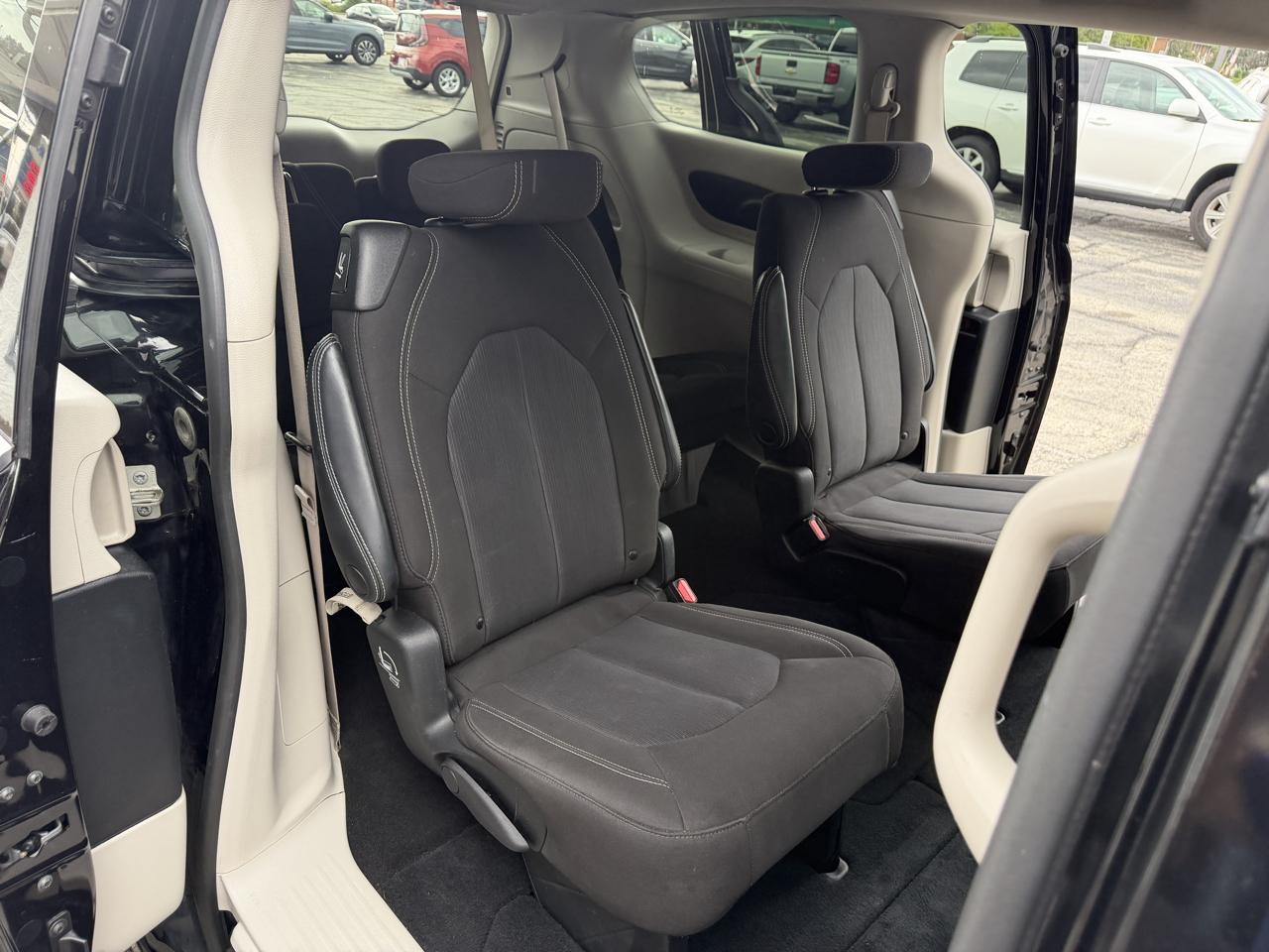 Chrysler Voyager LX 2023