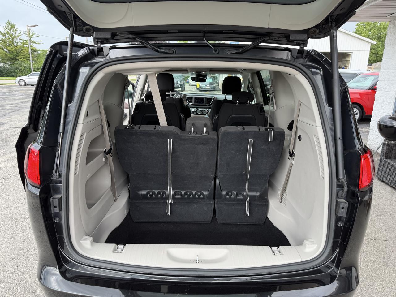 Chrysler Voyager LX 2023