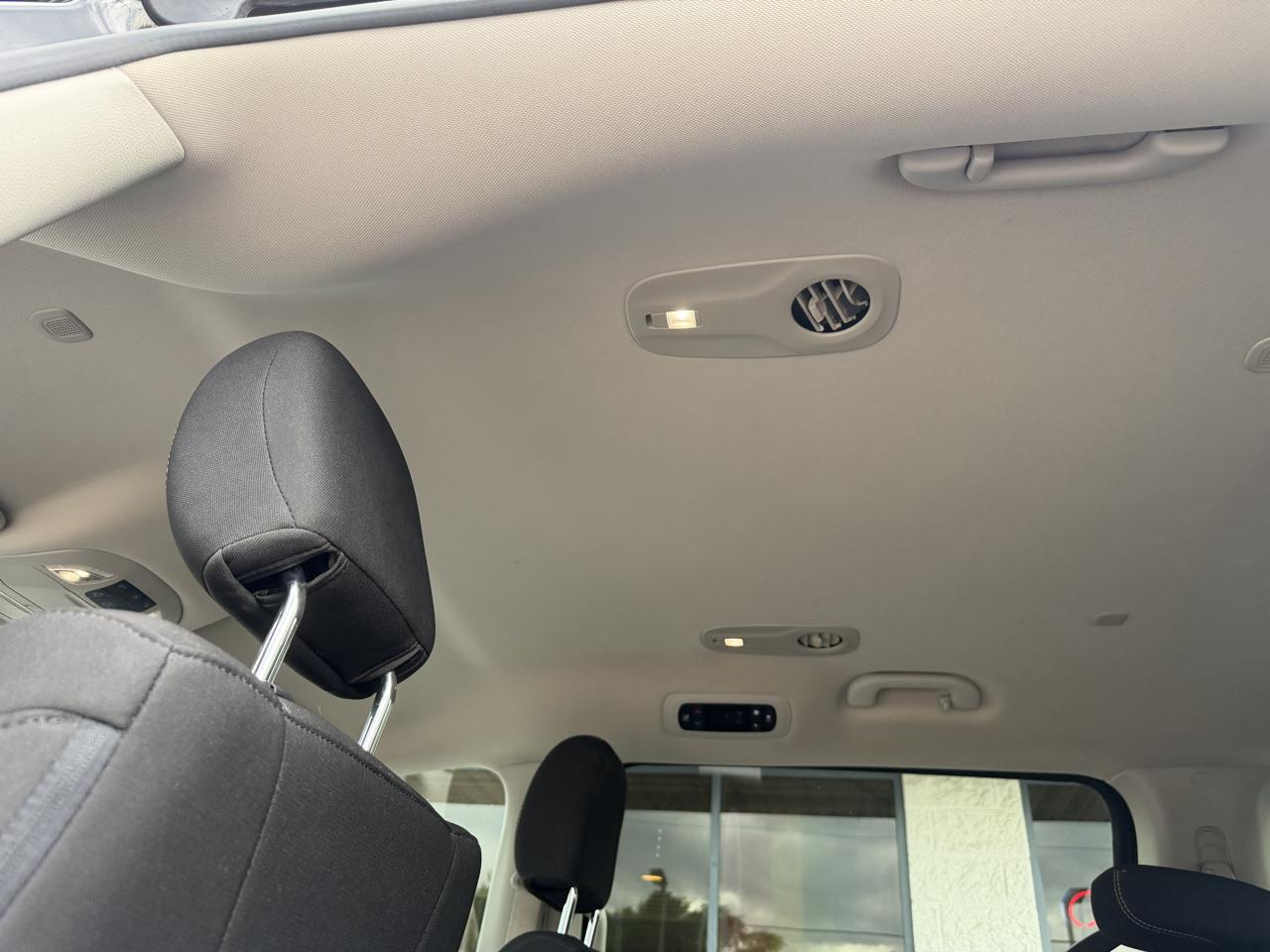 Chrysler Voyager LX 2023