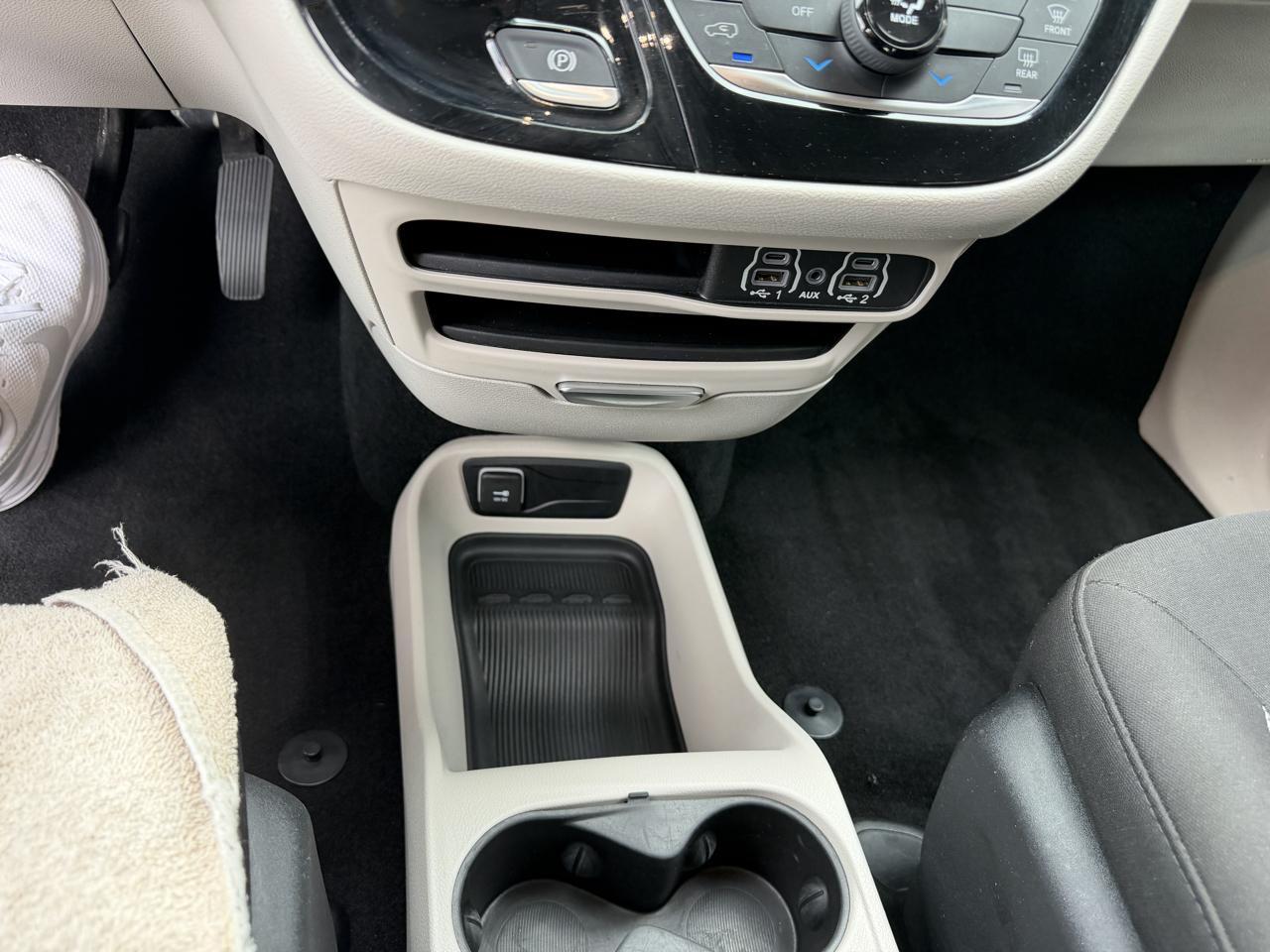 Chrysler Voyager LX 2023
