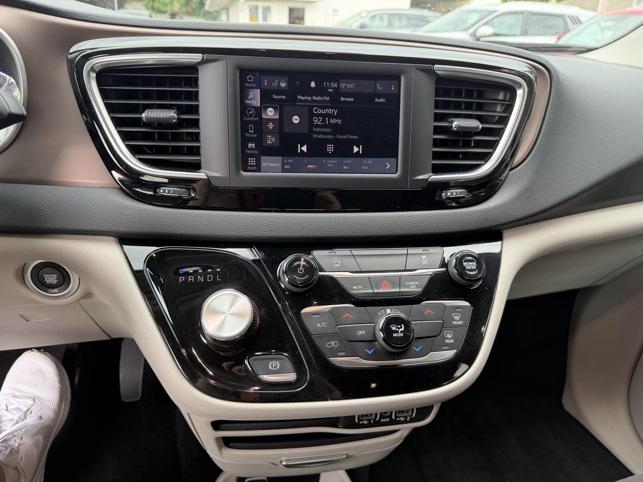 Chrysler Voyager LX 2023