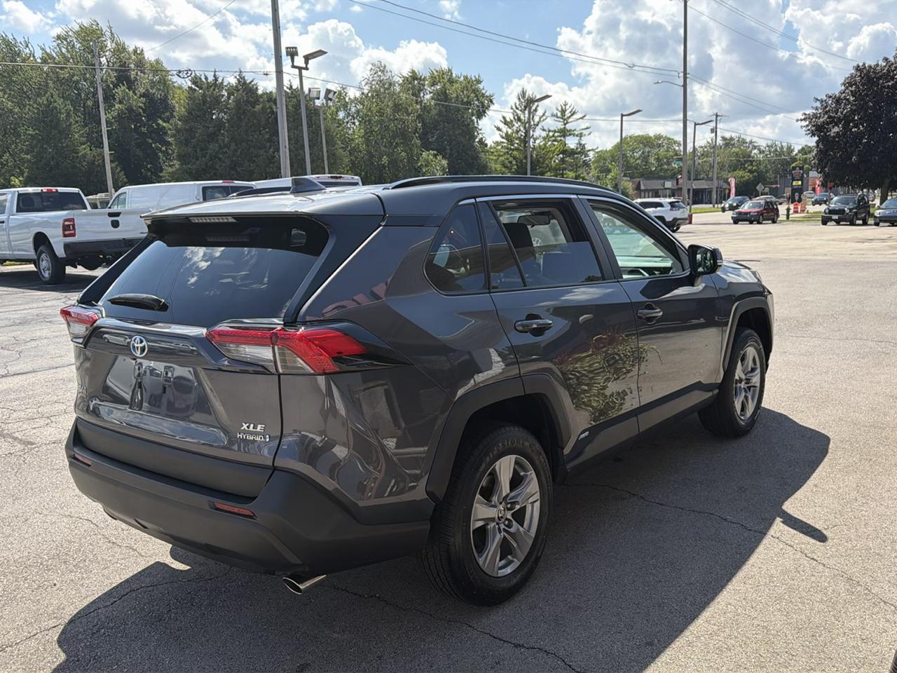 Toyota RAV4 Hybrid XLE 2024