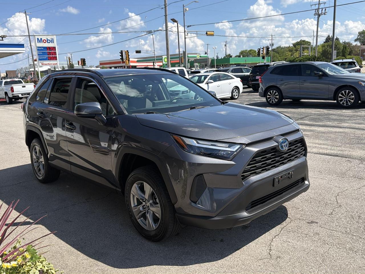Toyota RAV4 Hybrid XLE 2024