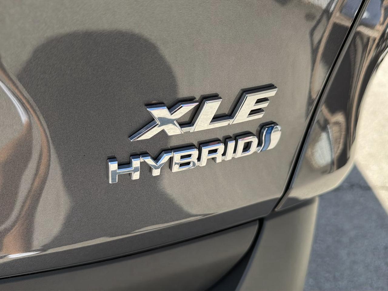 Toyota RAV4 Hybrid XLE 2024