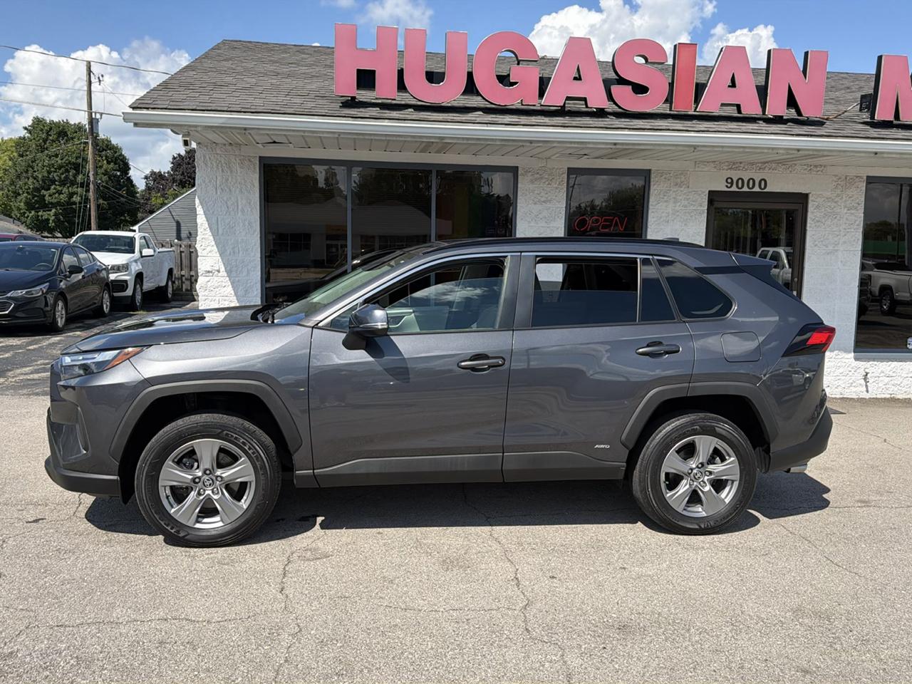Toyota RAV4 Hybrid XLE 2024