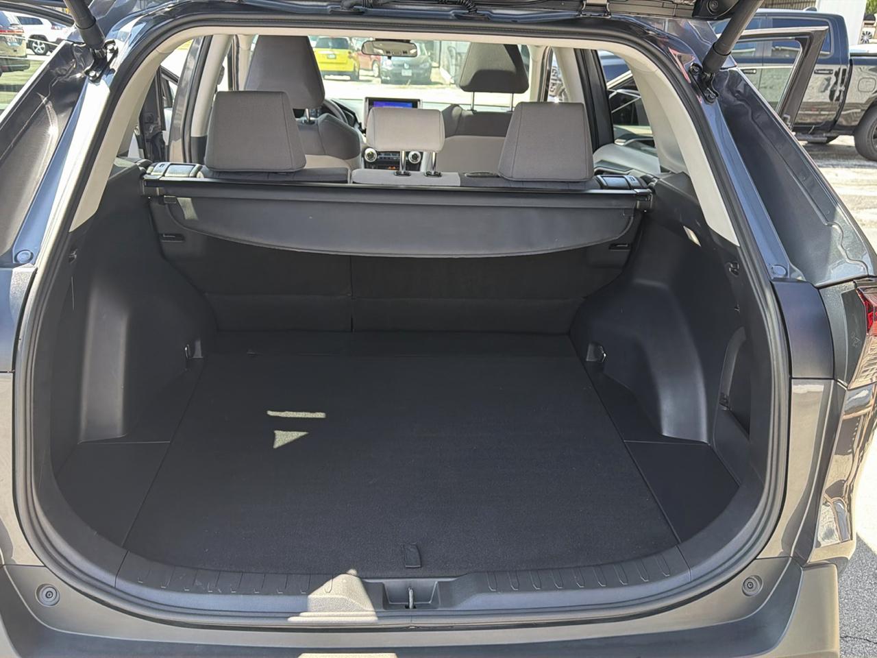 Toyota RAV4 Hybrid XLE 2024