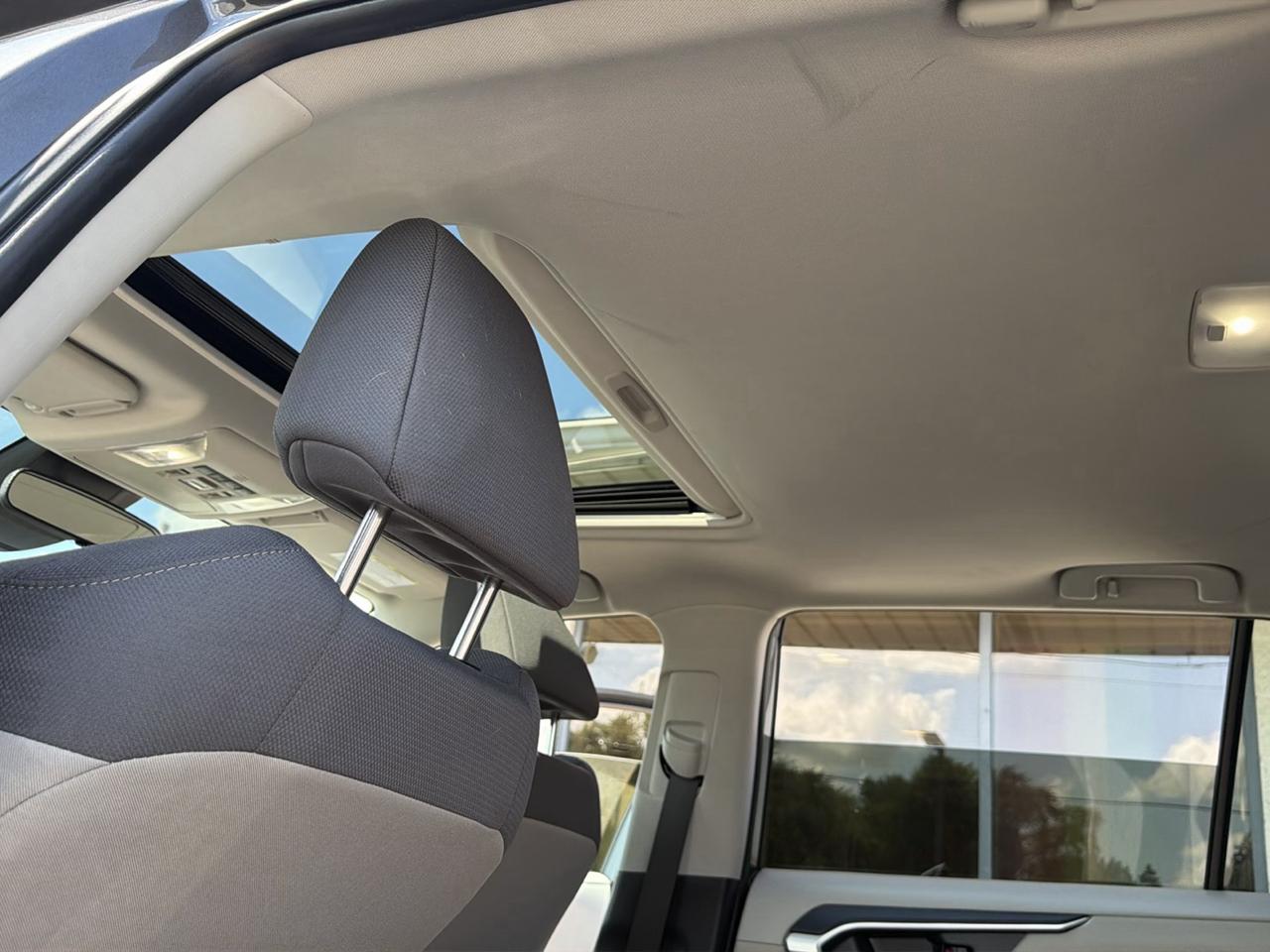 Toyota RAV4 Hybrid XLE 2024
