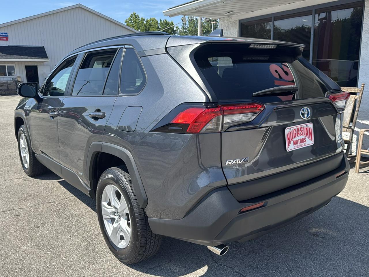 Toyota RAV4 Hybrid LE 2021