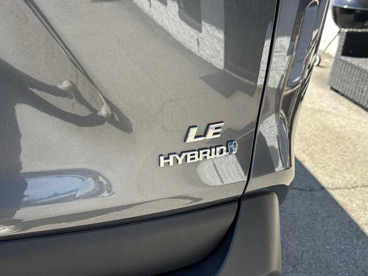 Toyota RAV4 Hybrid LE 2021