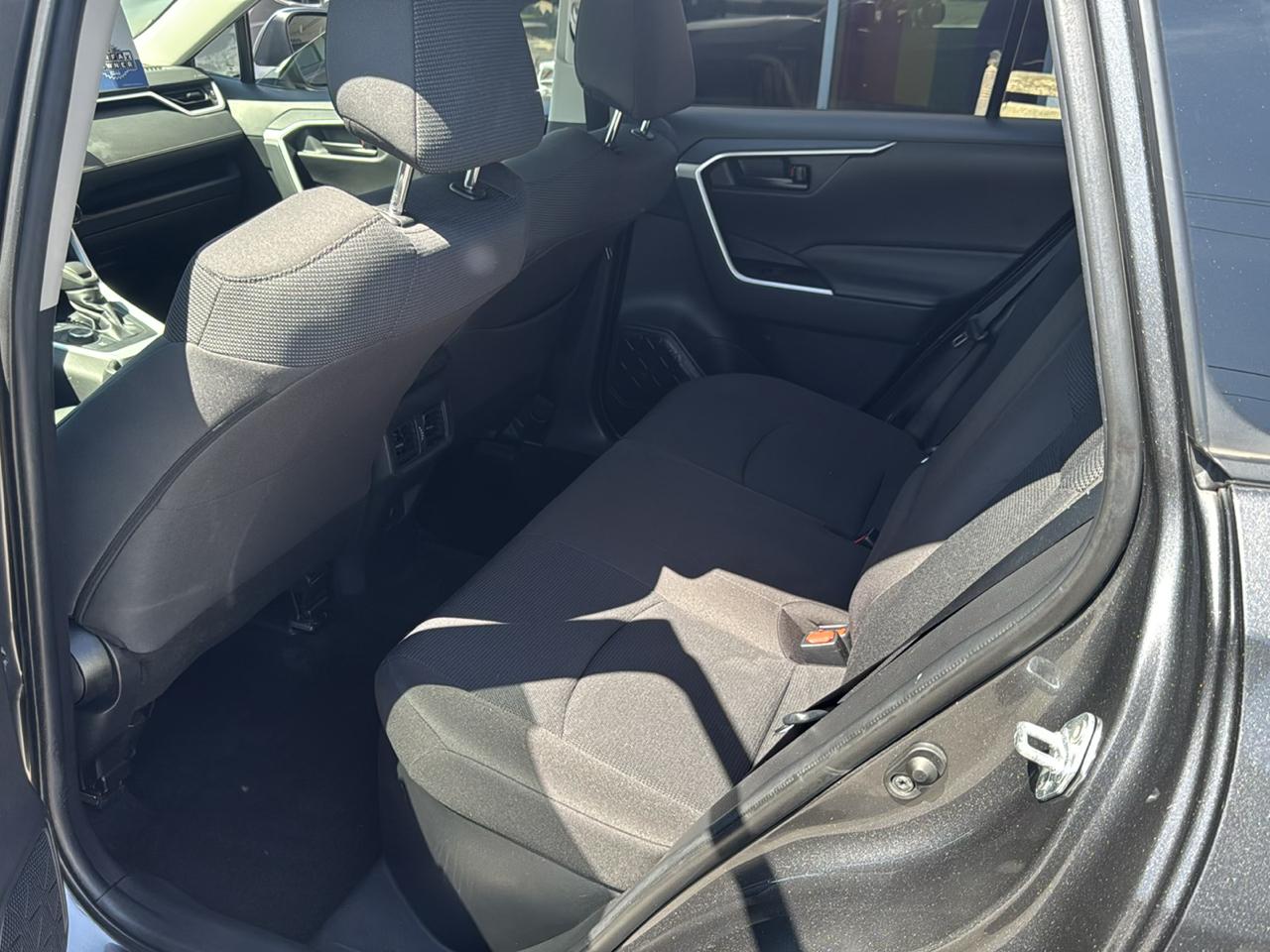 Toyota RAV4 Hybrid LE 2021