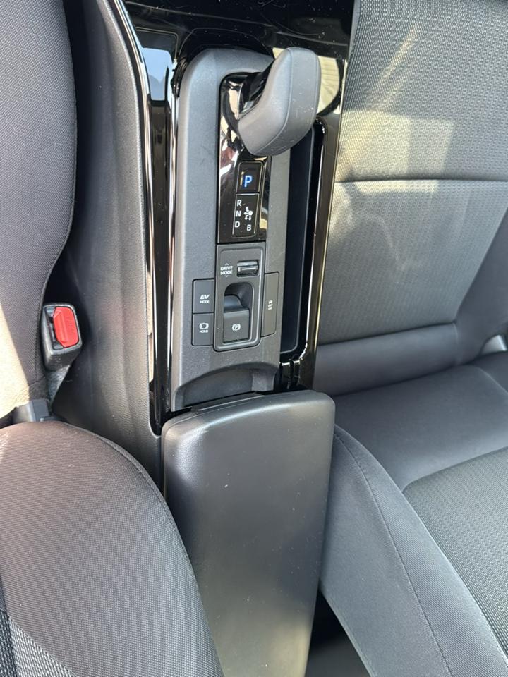 Toyota Prius LE 2025