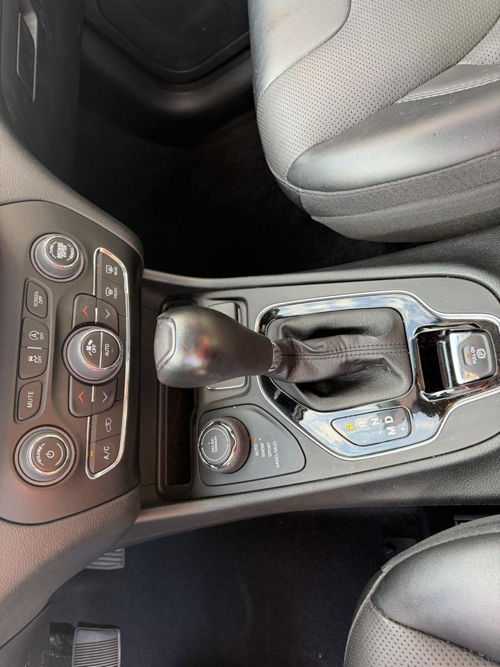 Jeep Cherokee  2022