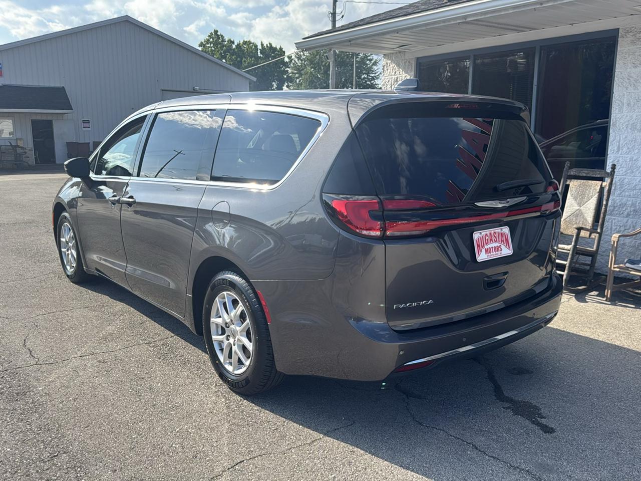 Chrysler Pacifica Touring L 2023