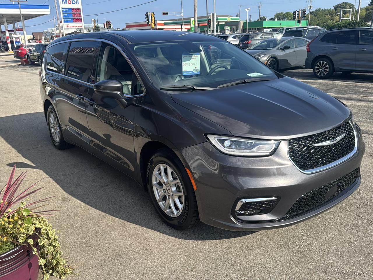 Chrysler Pacifica Touring L 2023