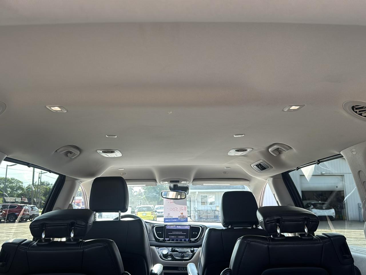Chrysler Pacifica Touring L 2023