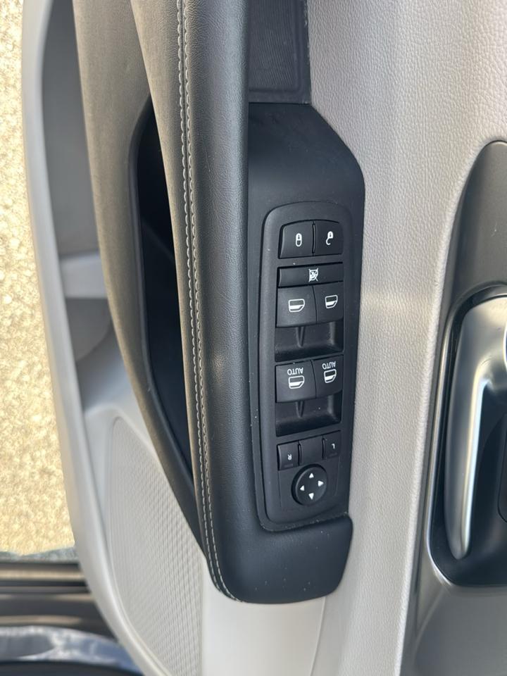 Chrysler Pacifica Touring L 2023