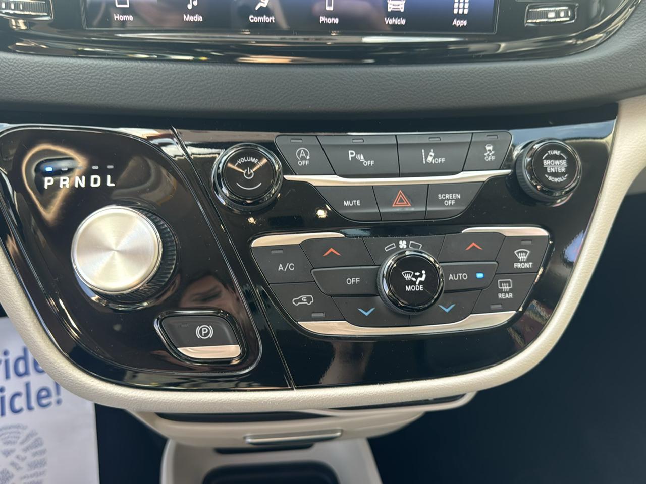 Chrysler Pacifica Touring L 2023