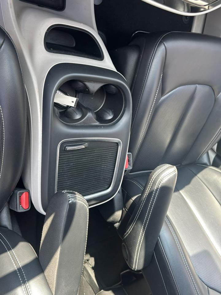 Chrysler Pacifica Touring L 2023