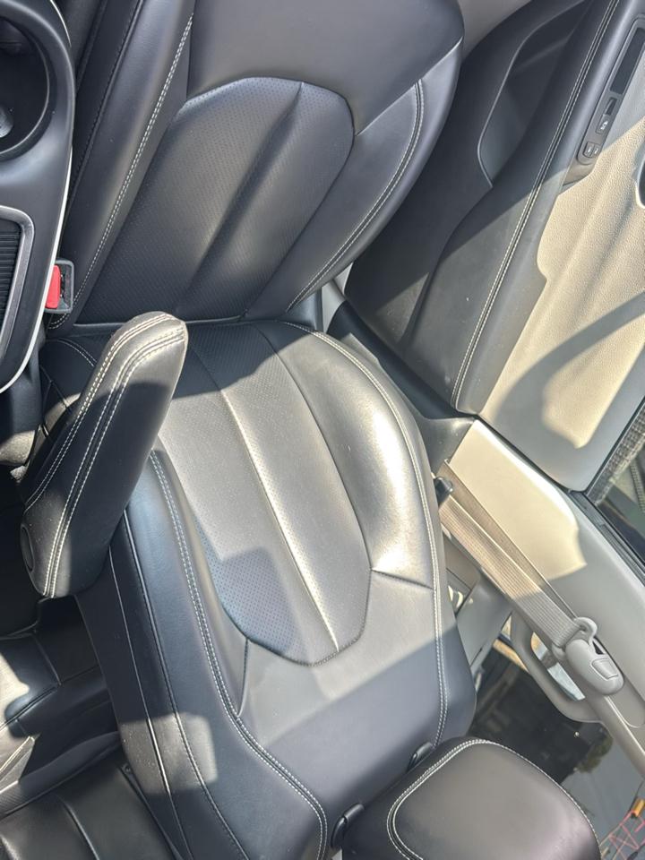 Chrysler Pacifica Touring L 2023