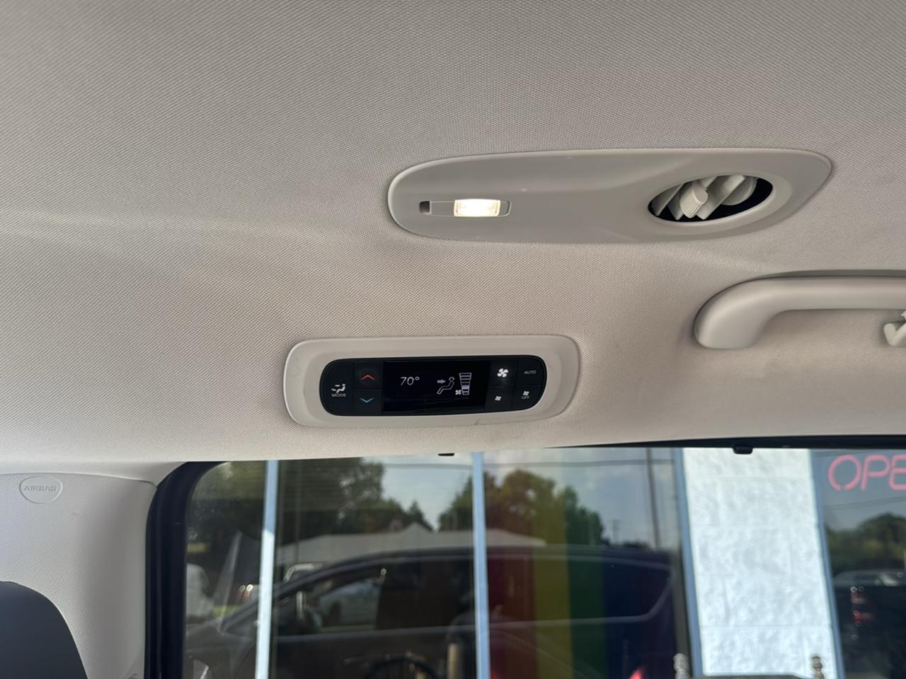 Chrysler Pacifica Touring L 2023