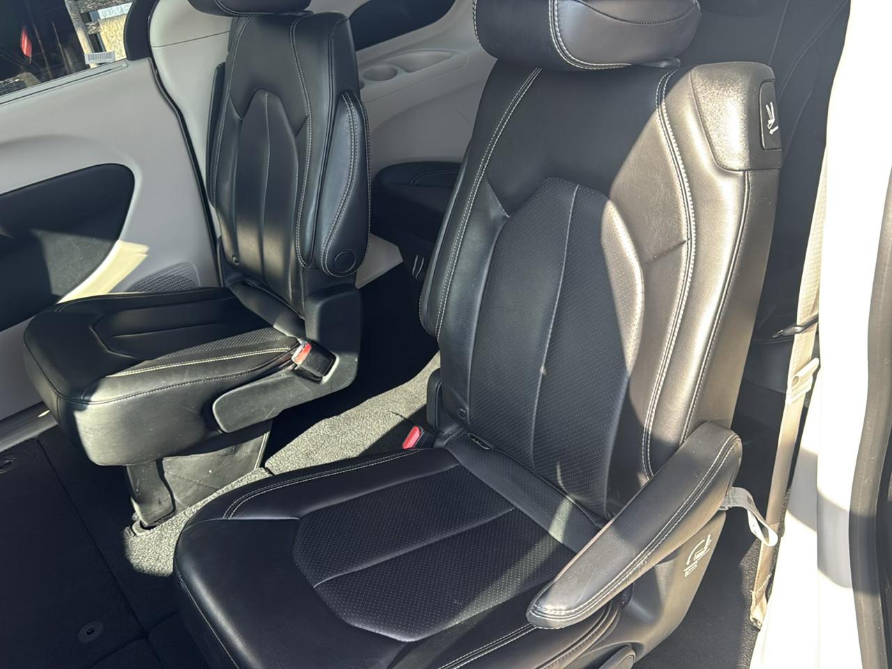 Chrysler Pacifica Touring L 2023