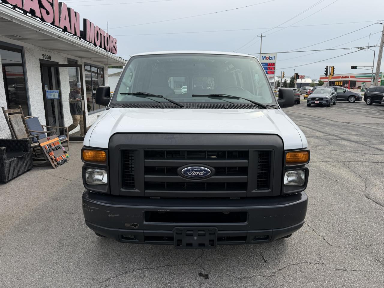 Ford Econoline E-150 2012