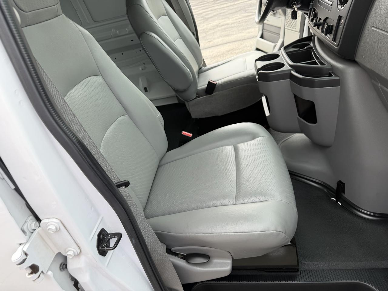 Ford Econoline E-150 2012
