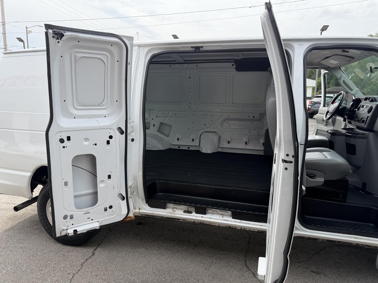 Ford Econoline E-150 2012