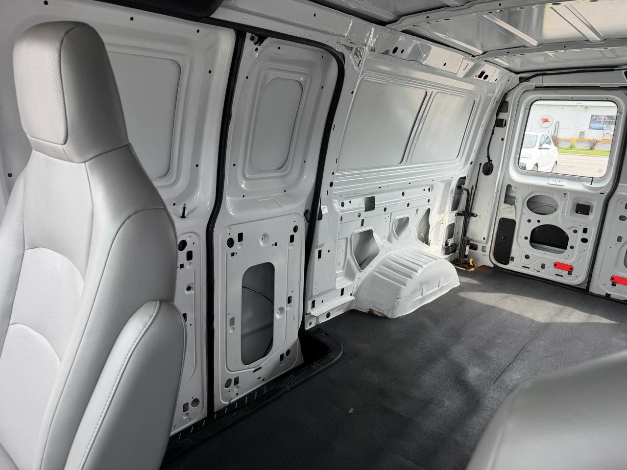 Ford Econoline E-150 2012