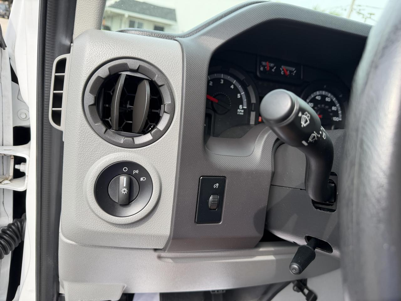 Ford Econoline E-150 2012