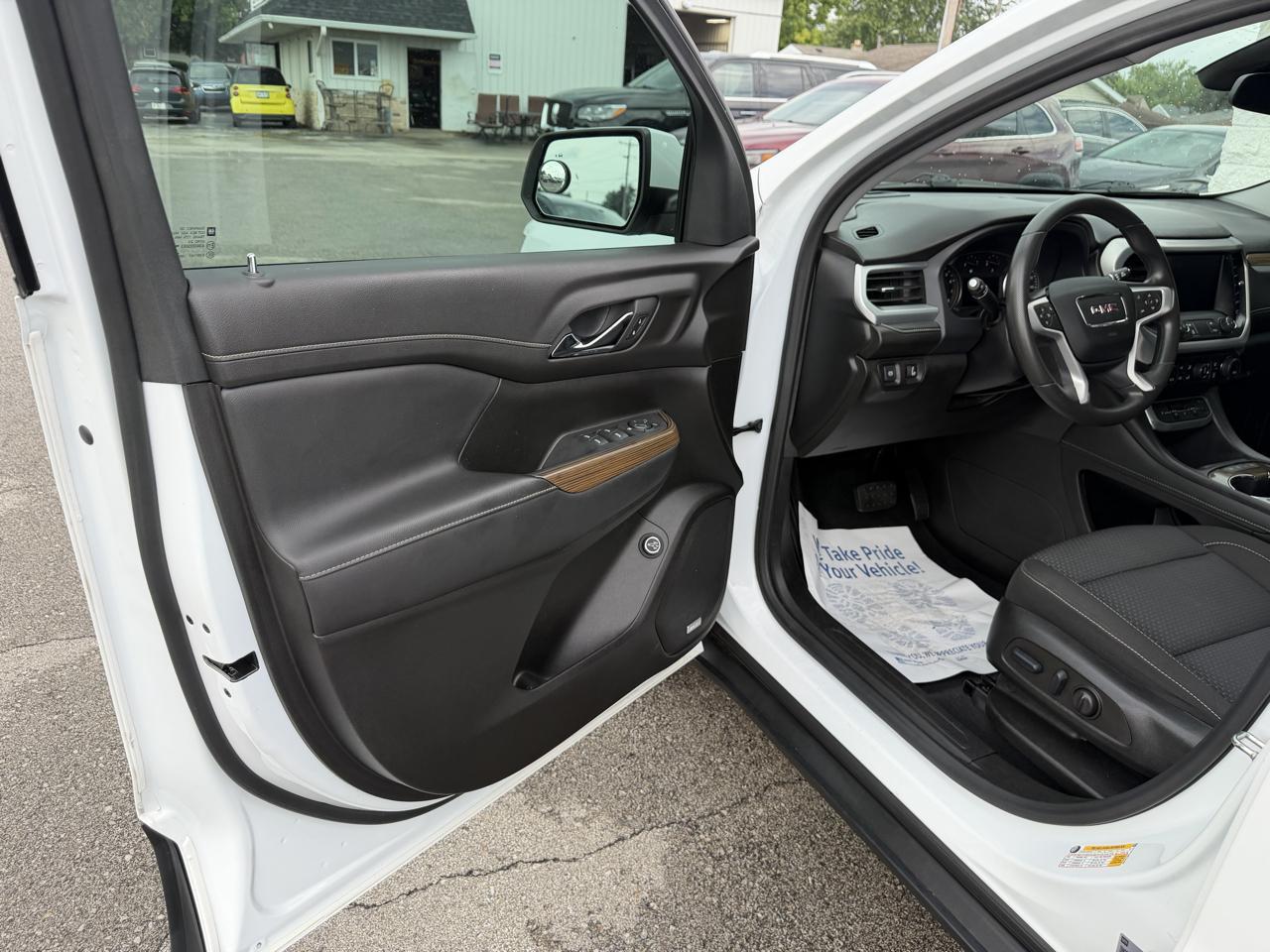 GMC Acadia SLE 2023