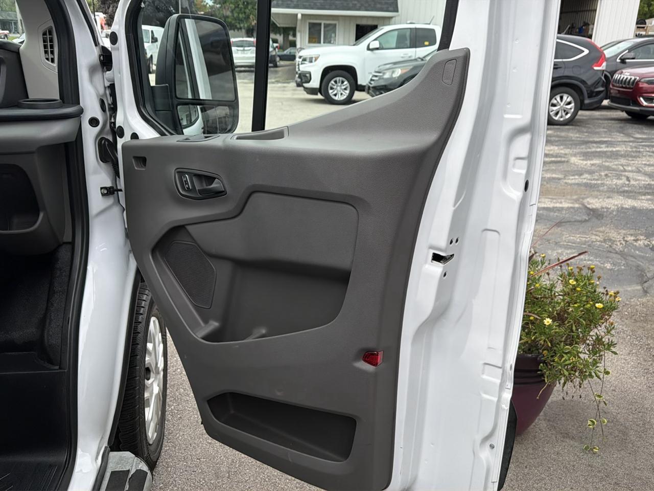 2025 Ford Transit Van Base - Photo 12