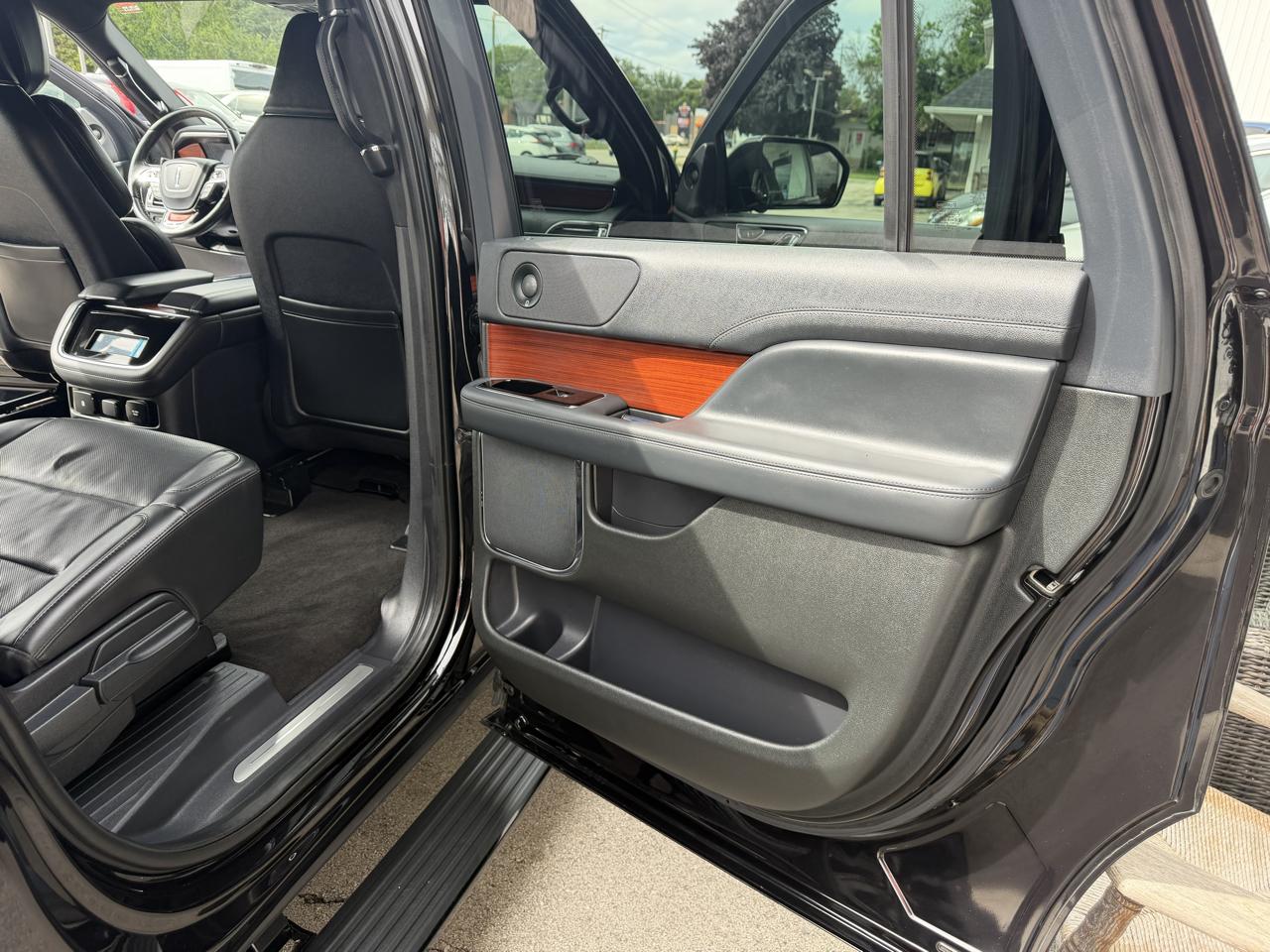 Lincoln Navigator L Reserve 4WD 2022