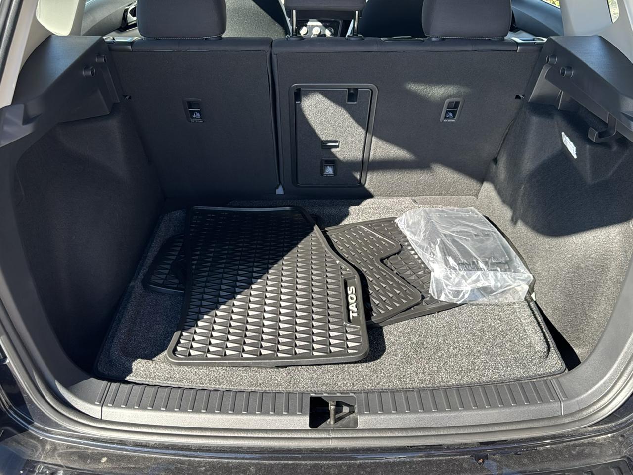Volkswagen Taos S 4MOTION 2025