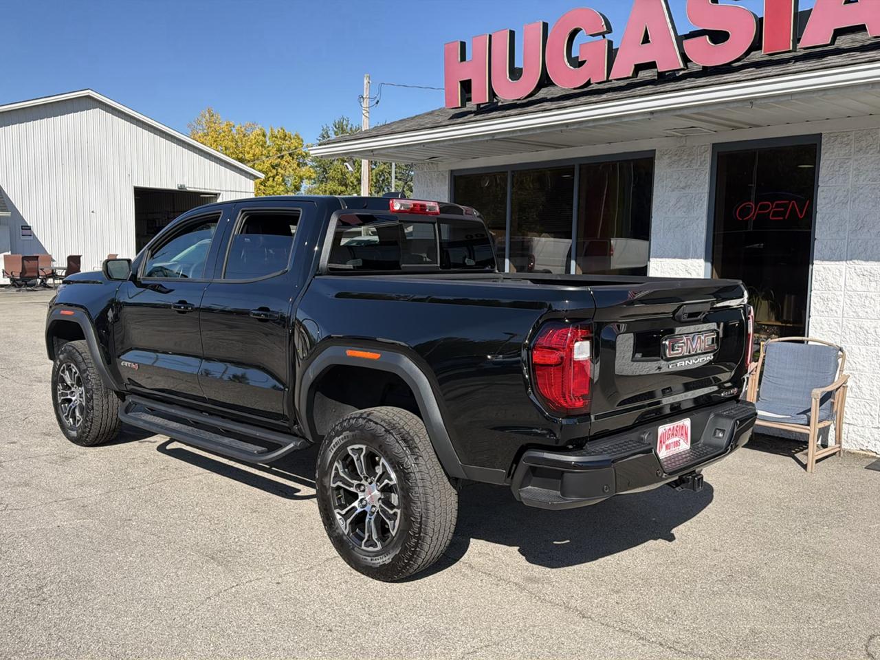 GMC Canyon AT4 Crew Cab 4WD 2025