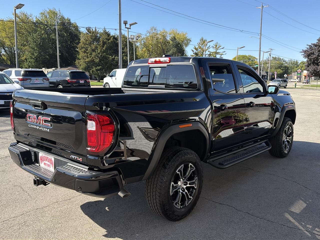 GMC Canyon AT4 Crew Cab 4WD 2025