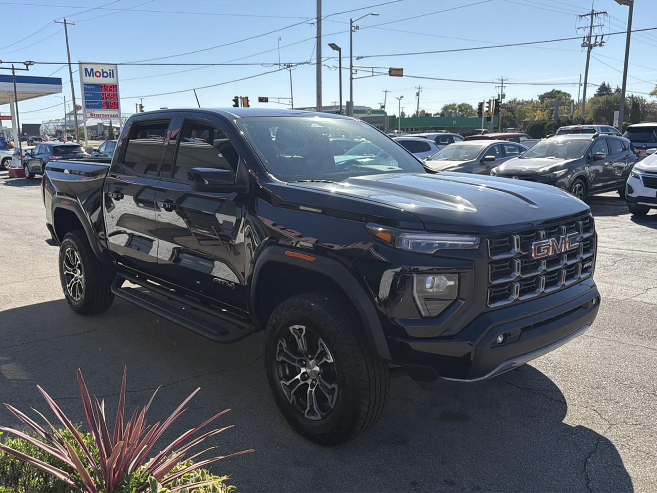 GMC Canyon AT4 Crew Cab 4WD 2025