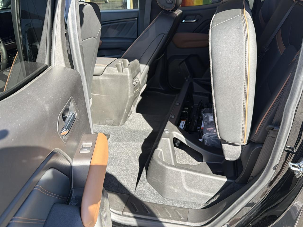 GMC Canyon AT4 Crew Cab 4WD 2025