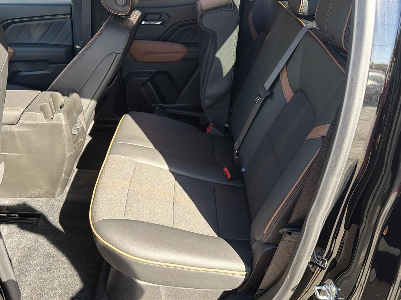 GMC Canyon AT4 Crew Cab 4WD 2025