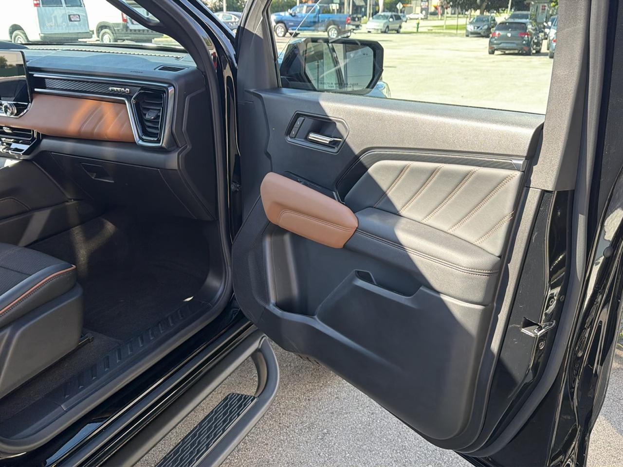 GMC Canyon AT4 Crew Cab 4WD 2025