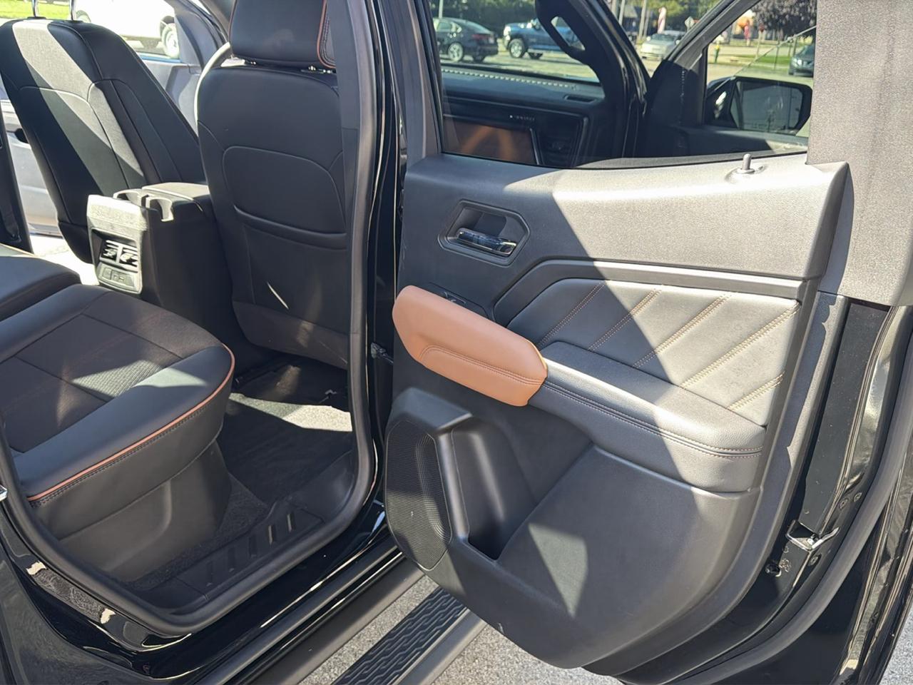 GMC Canyon AT4 Crew Cab 4WD 2025