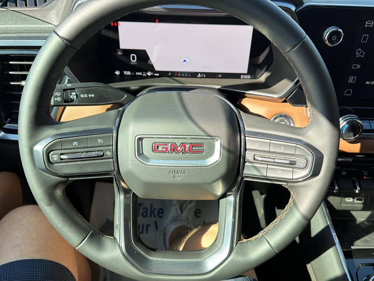 GMC Canyon AT4 Crew Cab 4WD 2025