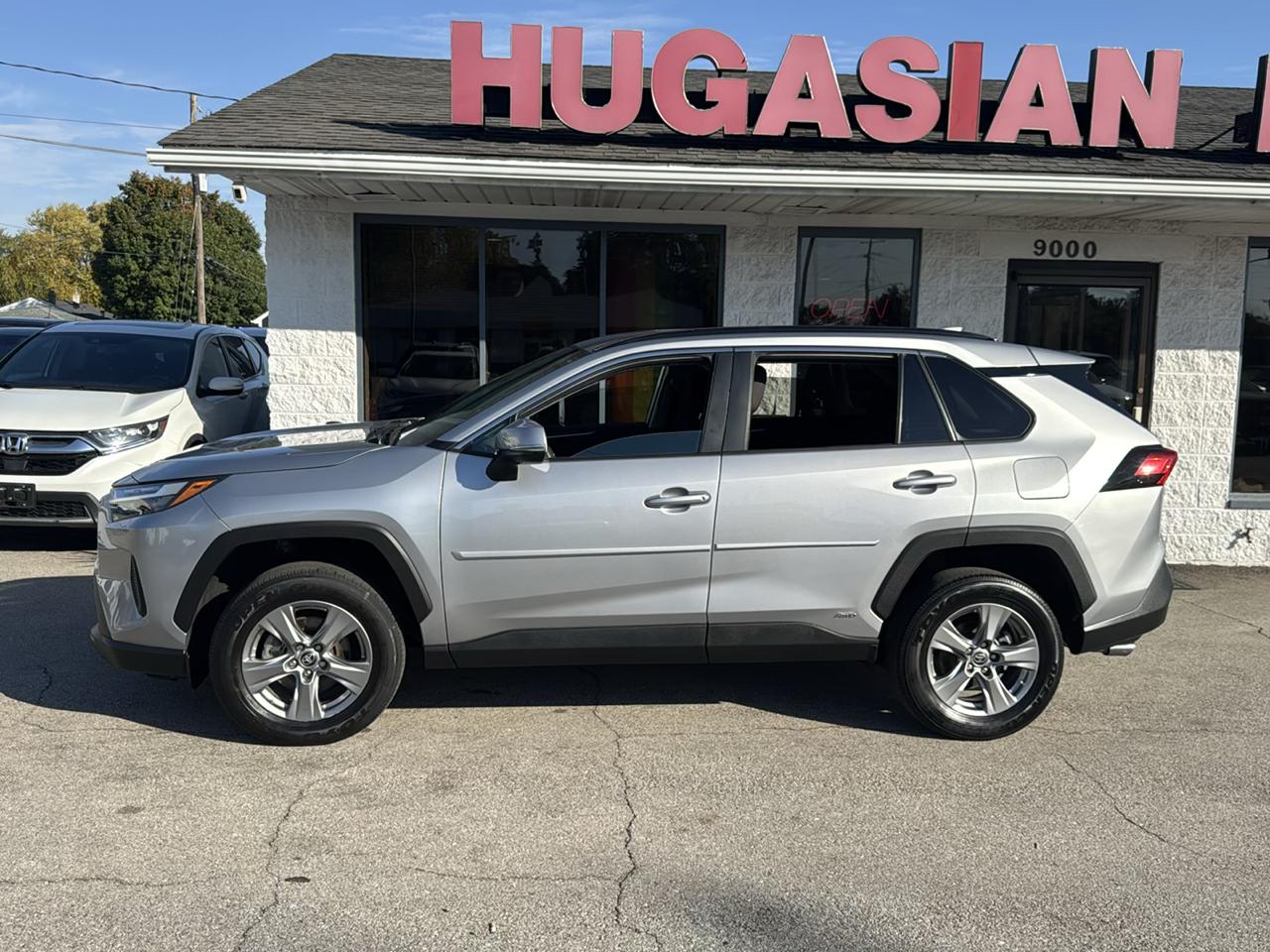 Toyota RAV4 Hybrid LE 2024