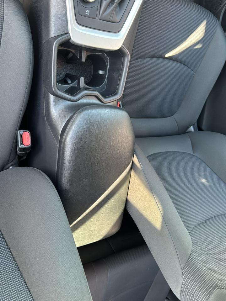 Toyota RAV4 Hybrid LE 2024