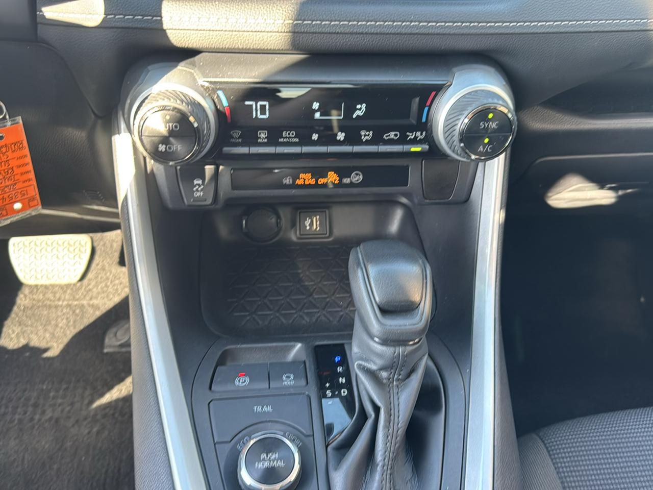 Toyota RAV4 Hybrid LE 2024