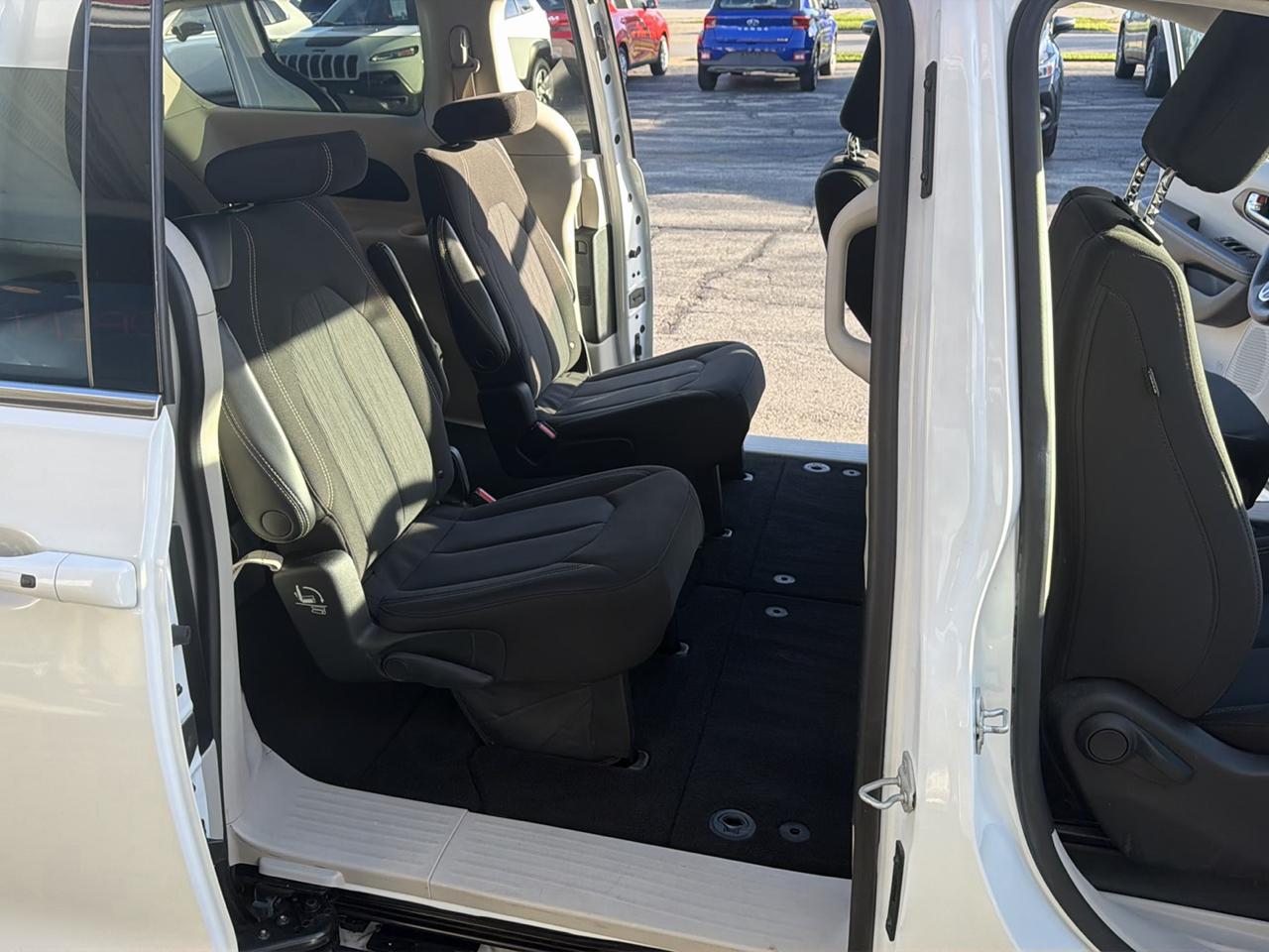 Chrysler Voyager LX 2023