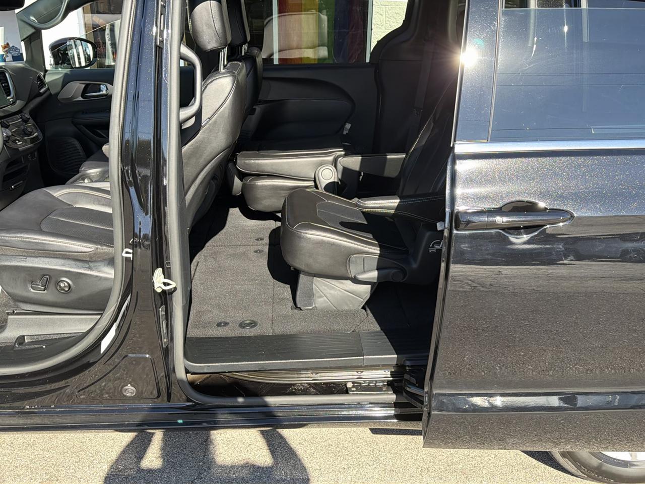 Chrysler Pacifica Select 2026