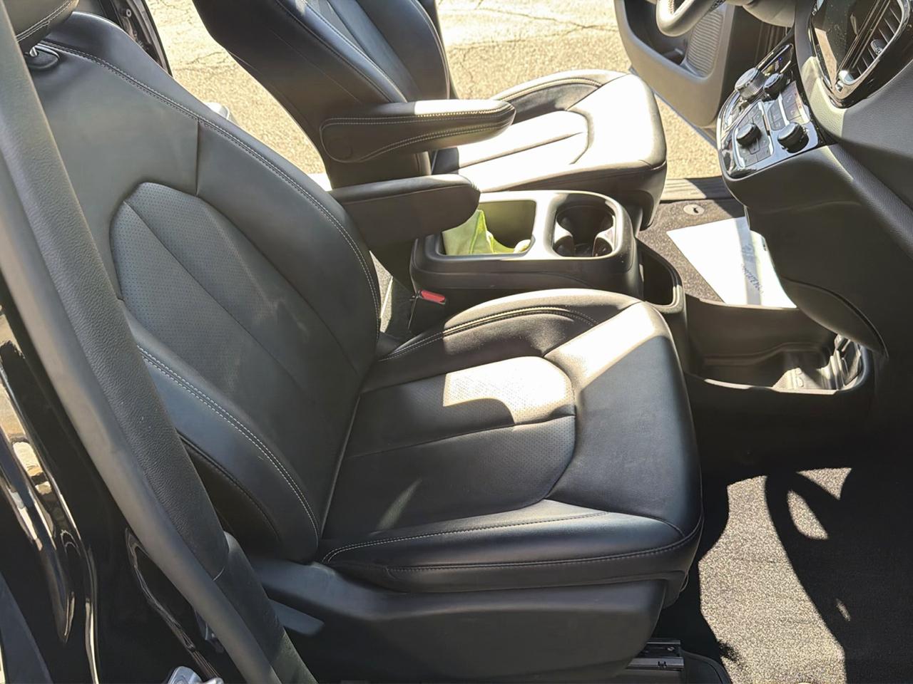 Chrysler Pacifica Select 2026