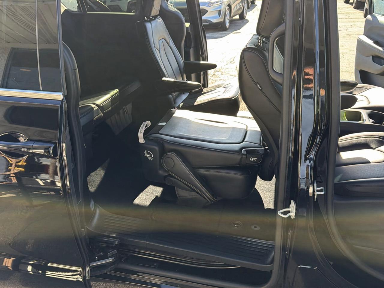 Chrysler Pacifica Select 2026